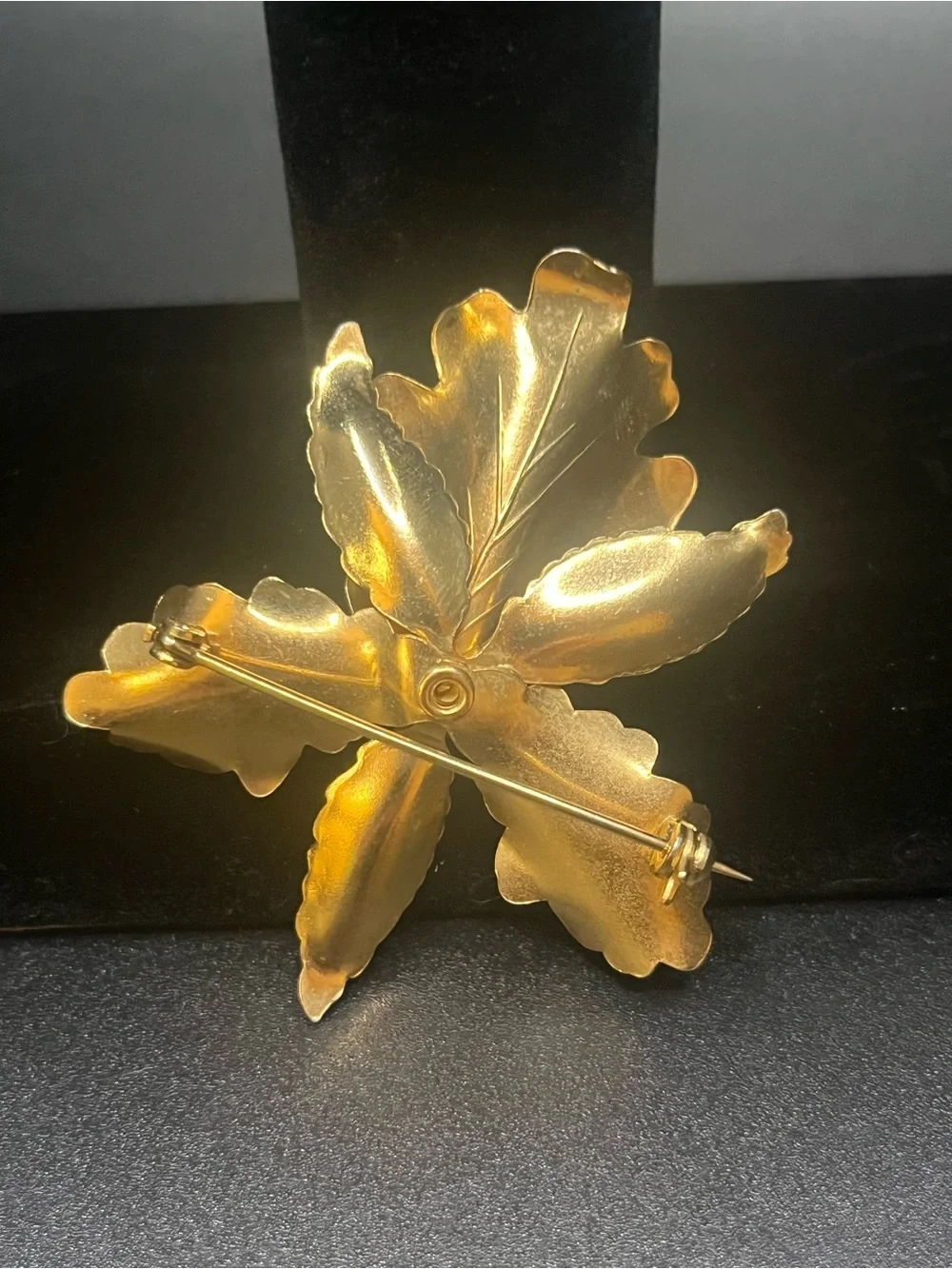 Vintage 1940s Gold Tone Green Rhinestone Brooch
